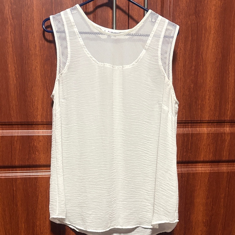 CAbi Cream Mesh Yoke Scoop Tank